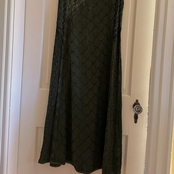 Magic Wms Olive Green Long Embroidered Sleeveless Dress size Med - Picture 8 of 10